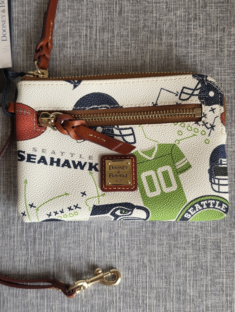 Dooney & Bourke NFL Seattle Seahawks Wristlet New White Green Blue